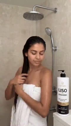 Demonstração da aplicação da LissBella no cabelo